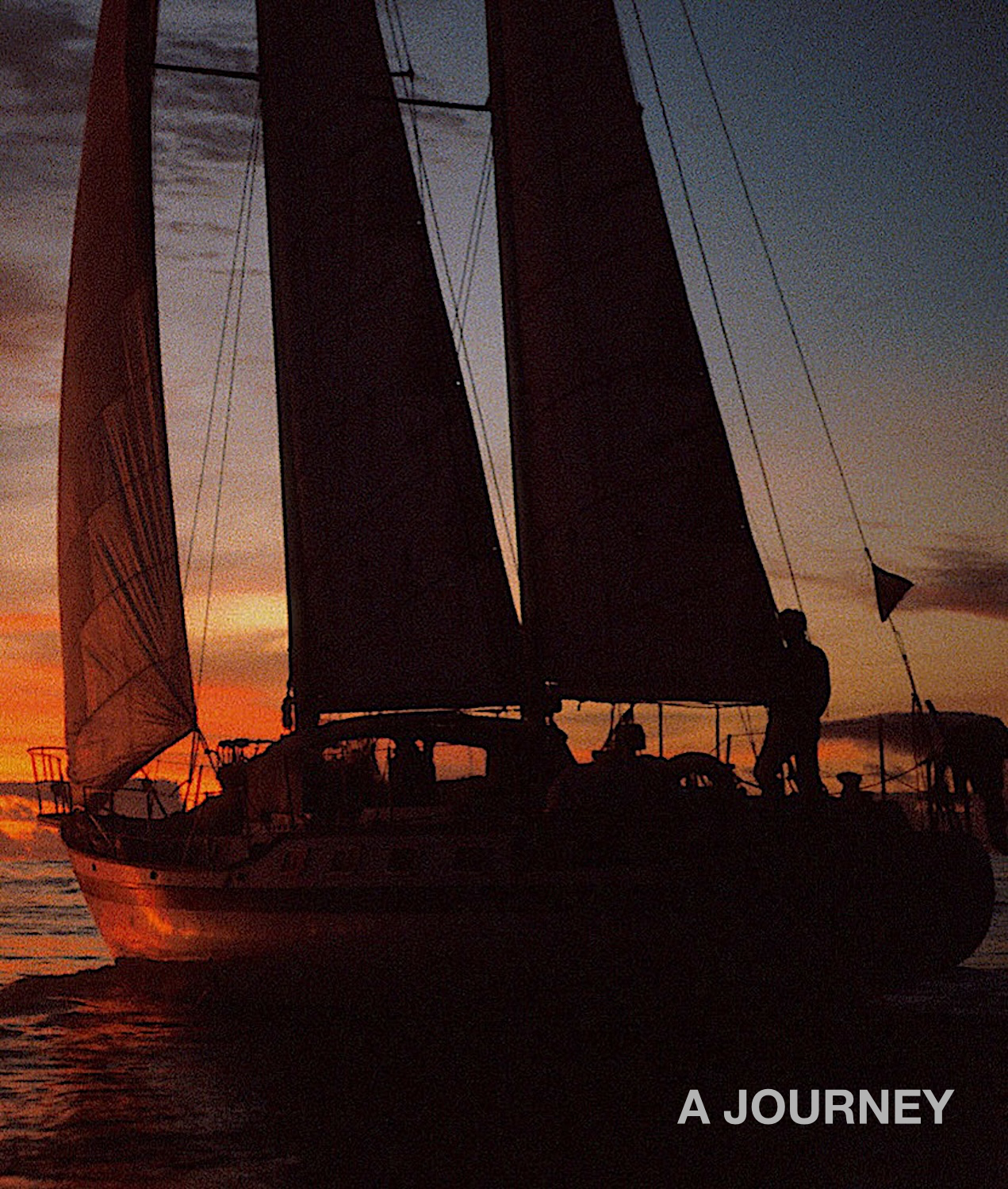 The Bohic Ruz sailing at sunset